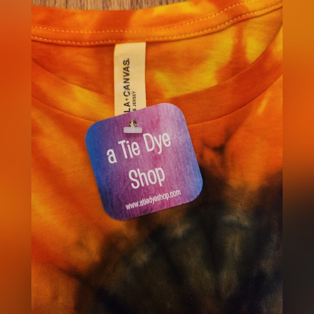 Customized Crop-Top From a Tie Dye Shop, New with tags - Picture 3 of 7